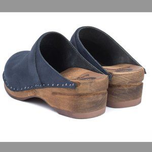 Da Vinci Blue Suede Clogs
